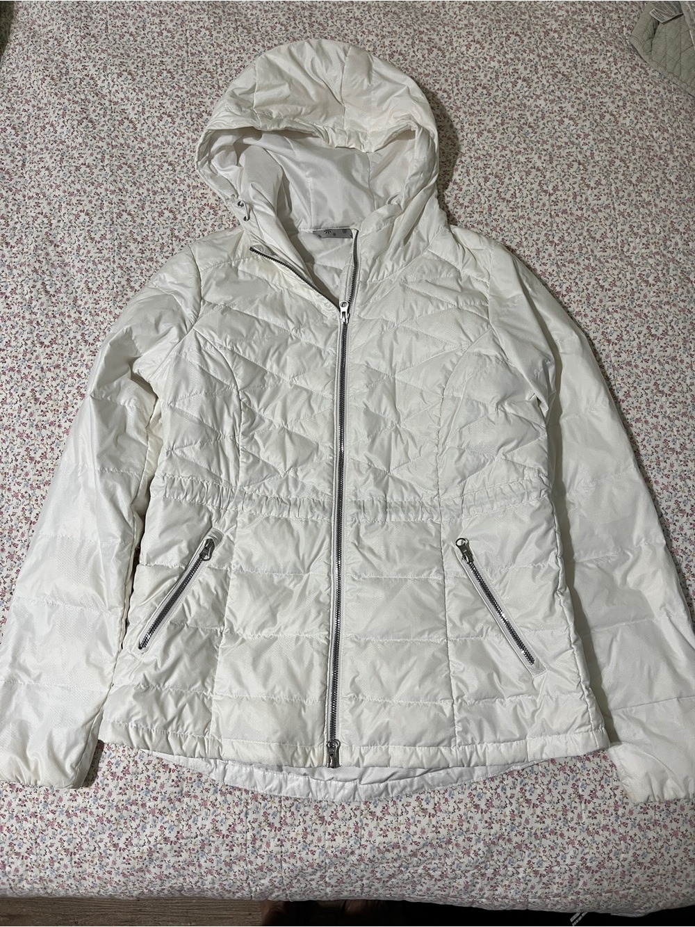 Athleta Down Right Women’s Hooded Lightweight Puffer Jacket - White